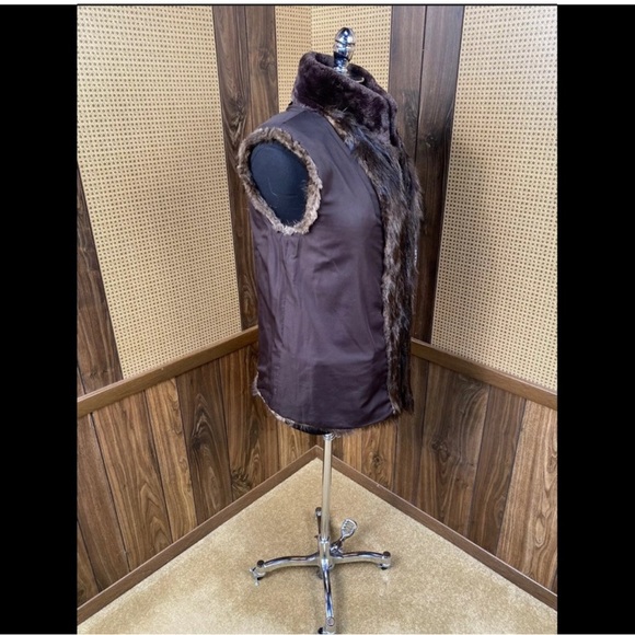 ANTONINO LONG HAIRED & SHEARED BEAVER FUR VEST, size S/M (2-4) - Picture 9 of 11